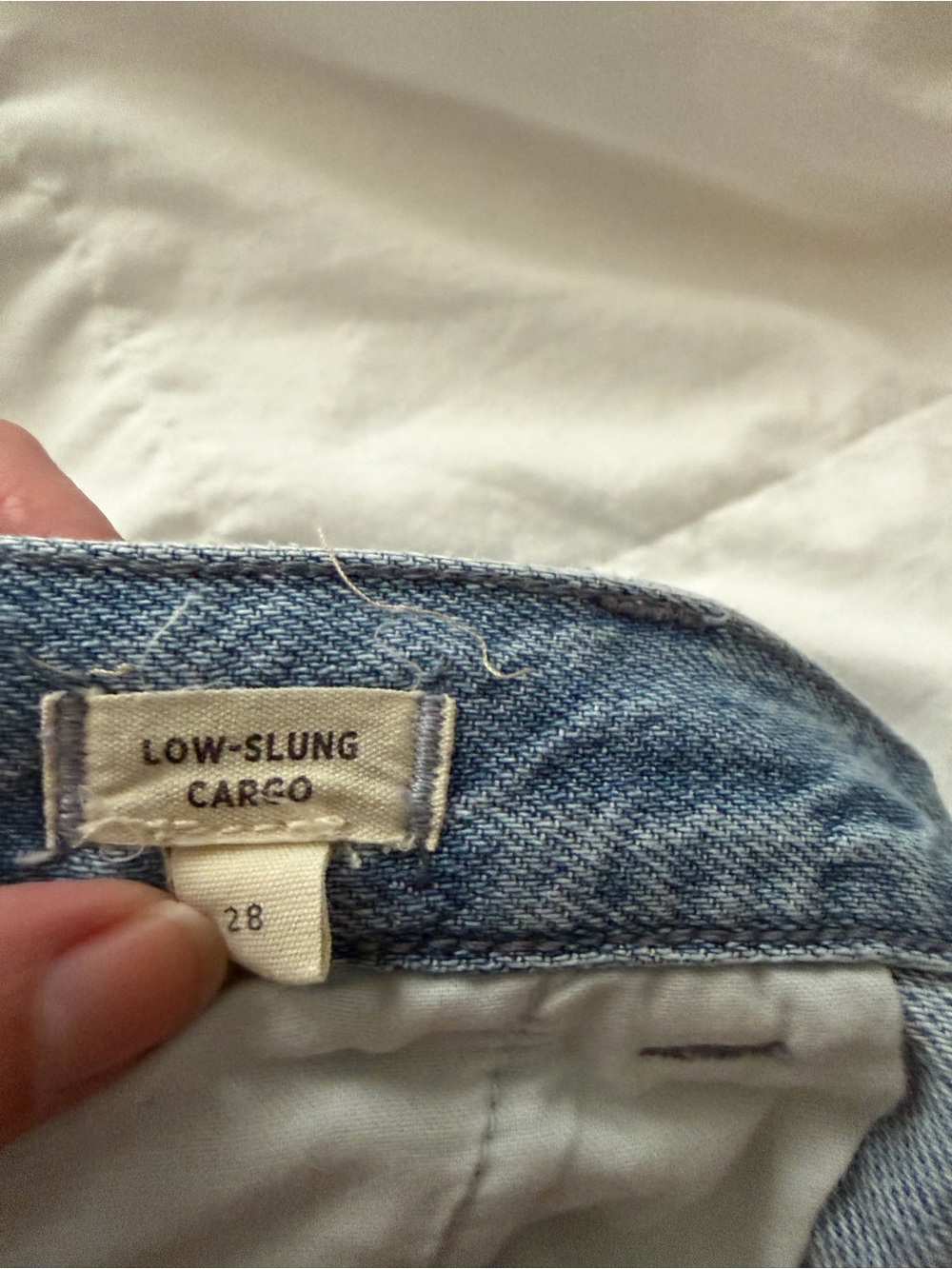 Madewell Light Wash Low-Slung Cargo Jeans - Picture 3 of 8